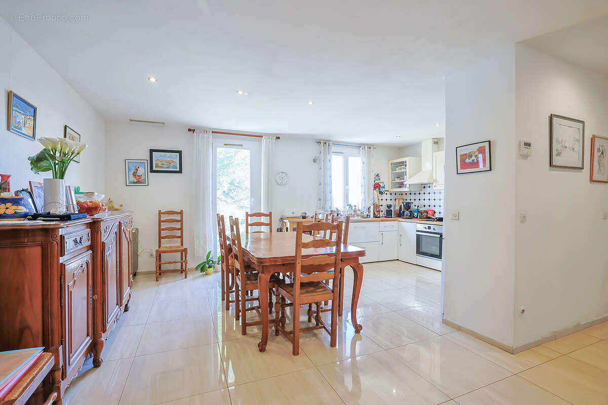 Maison à SOLLIES-VILLE