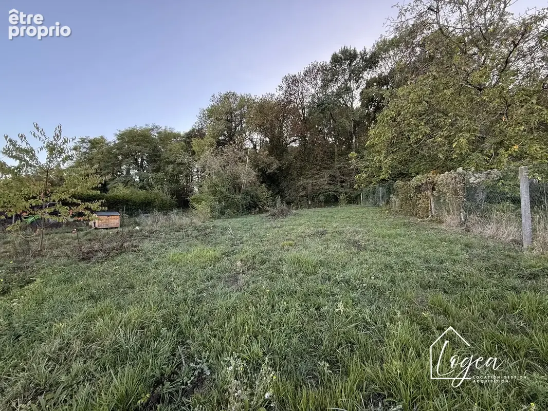 Terrain constructible de 692m2 à Penchard - photo 2