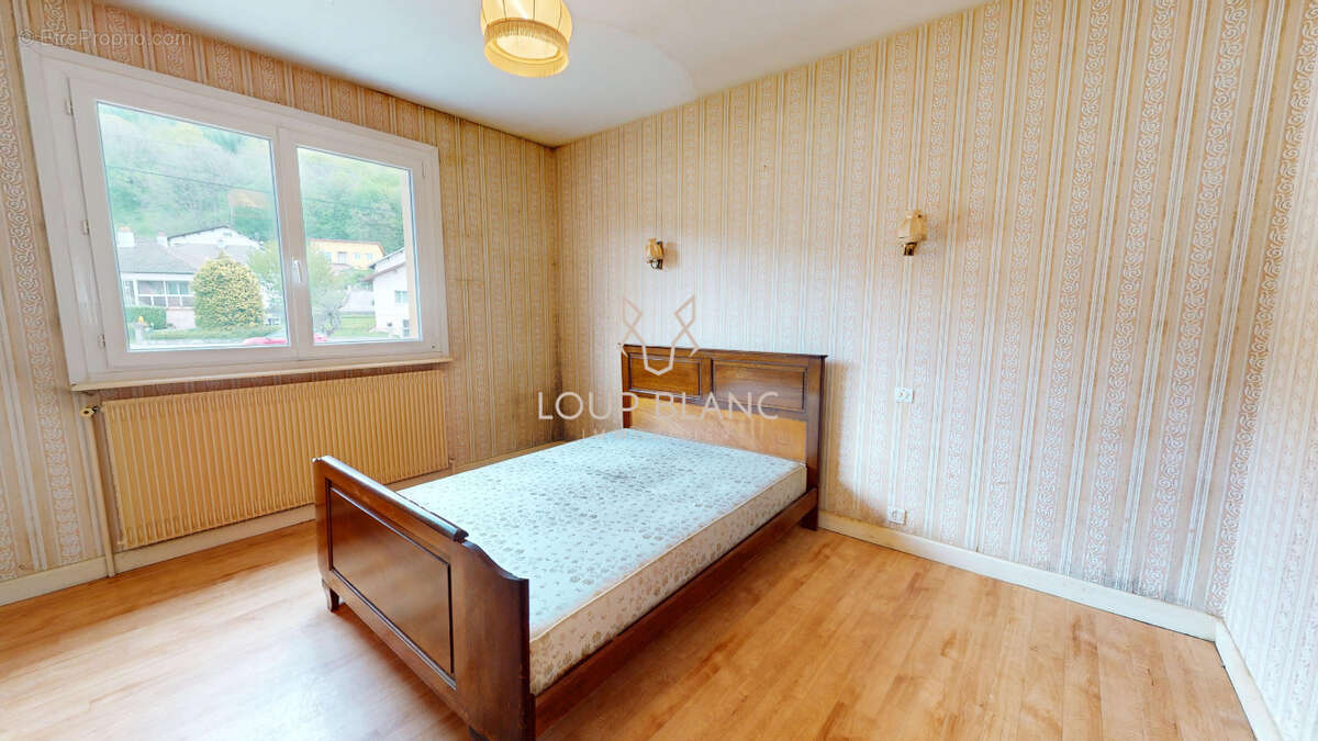 Maison à PONT-DE-ROIDE