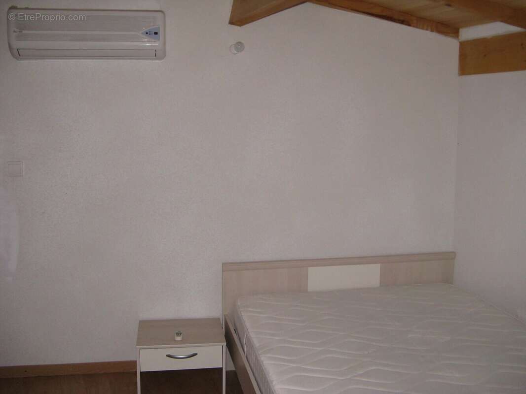 Maison à MONTAIGU-DE-QUERCY