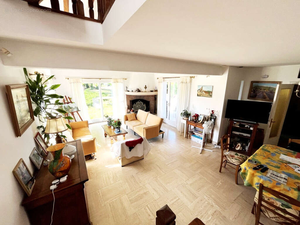 Maison à VILLENEUVE-SUR-YONNE