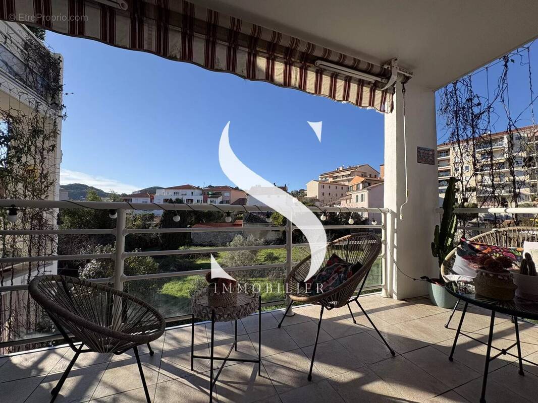 Appartement à VALLAURIS