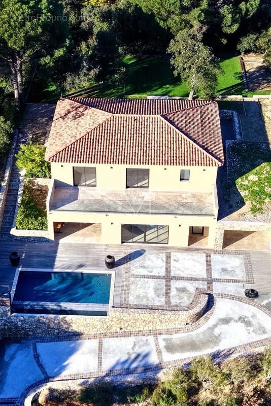 Maison à PLAN-DE-LA-TOUR