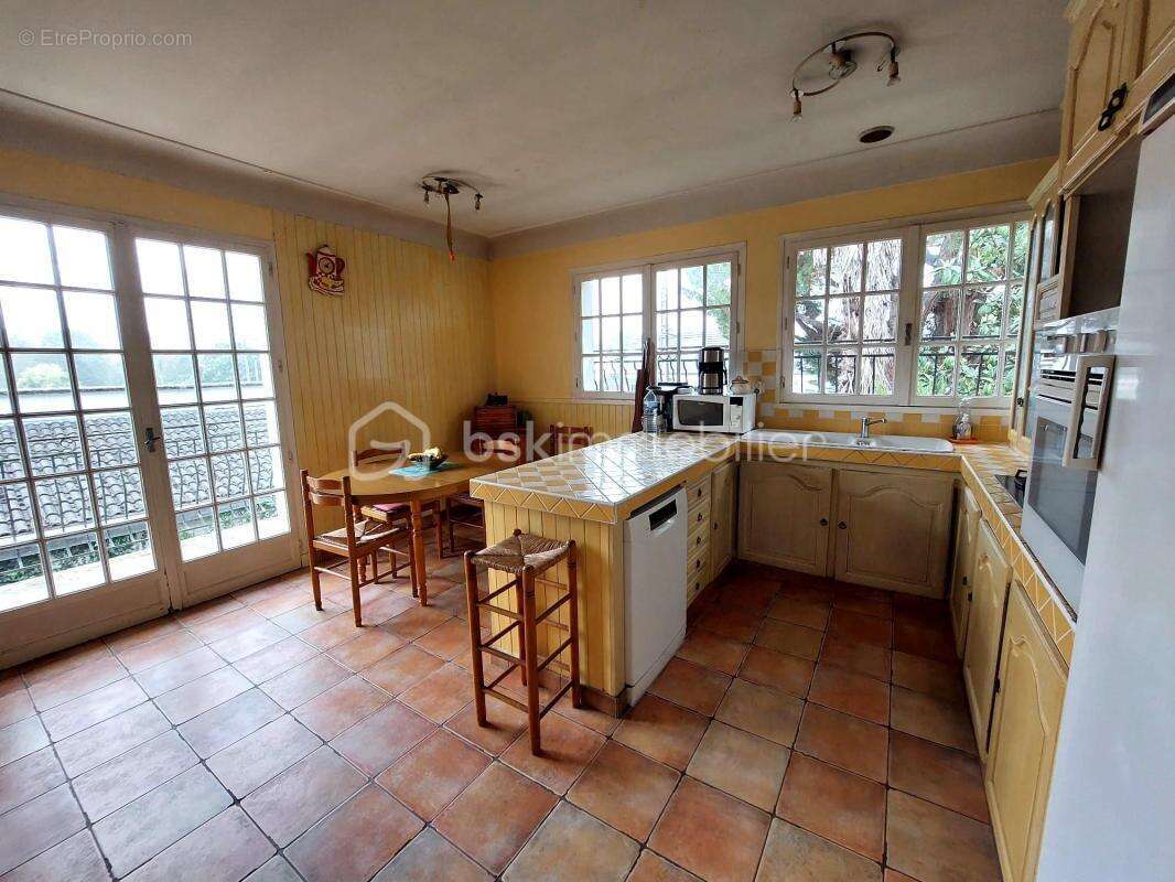 Maison à SERRES-CASTET