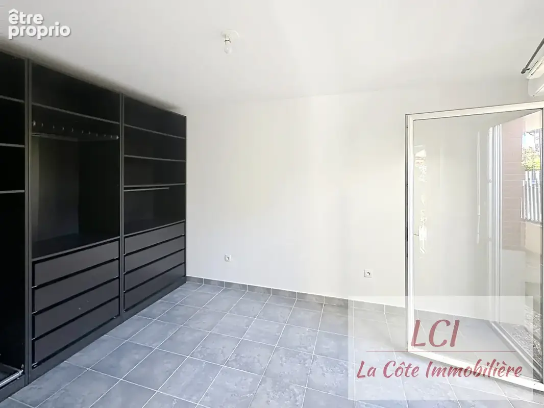 LA TESTE Centre, Appartement T2 en rez-de-jardin en parfait état. - photo 5
