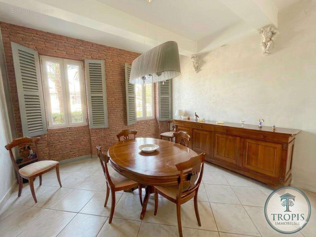   - Maison à SAINT-LEON