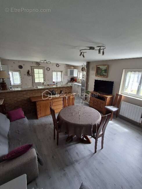 Maison à PLESSIS-SAINT-JEAN