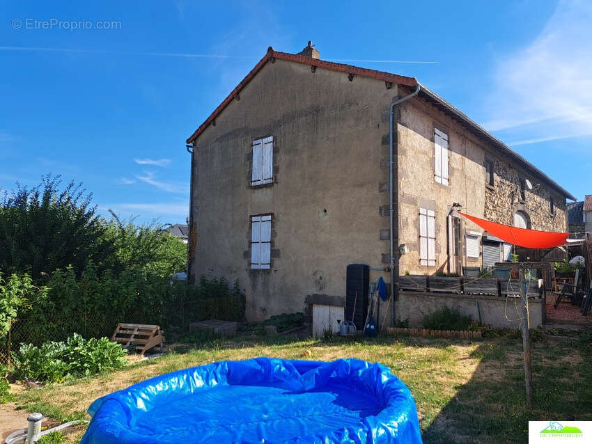 Maison à MANZAT