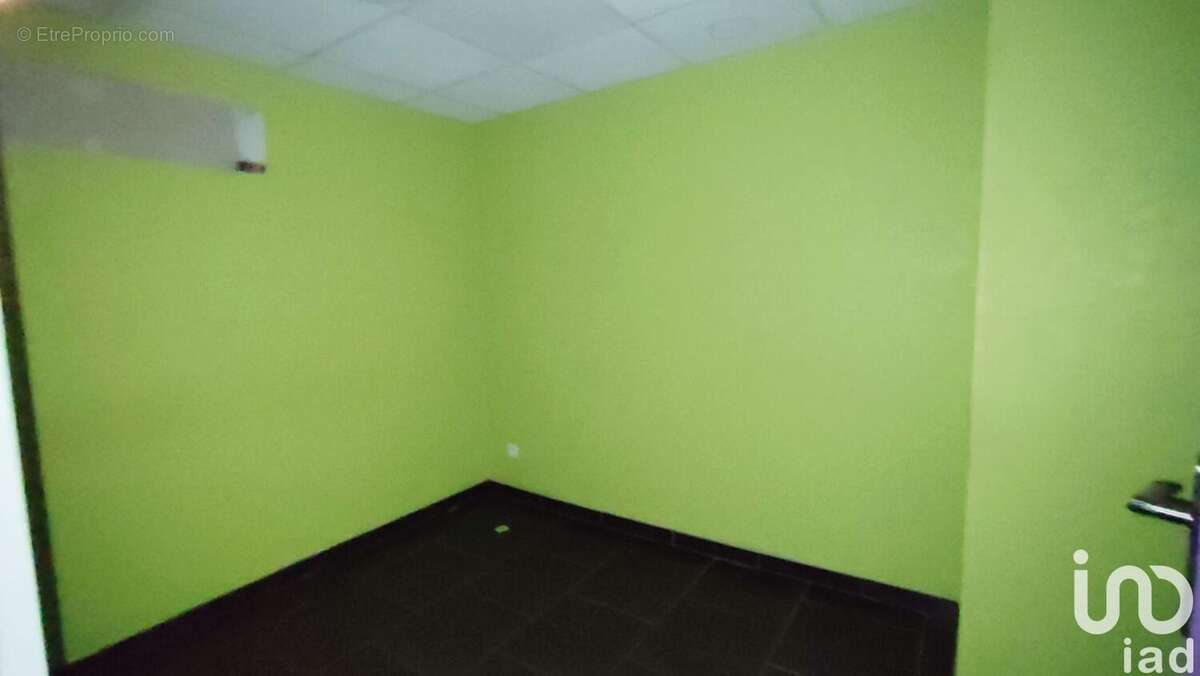 Photo 3 - Commerce à NOUZONVILLE