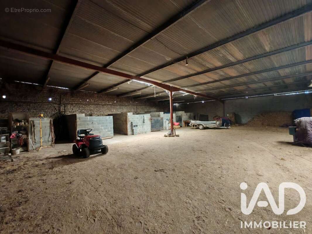 395 m² à Chef-Boutonne  - photo 8