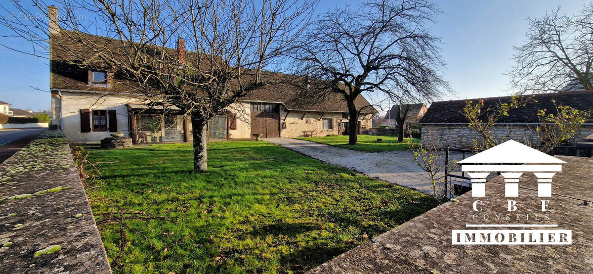 Maison à SAINT-MARCEL