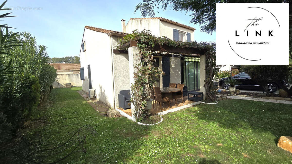 un large accès pour l&#039;arrière de la maison - Maison à ARLES