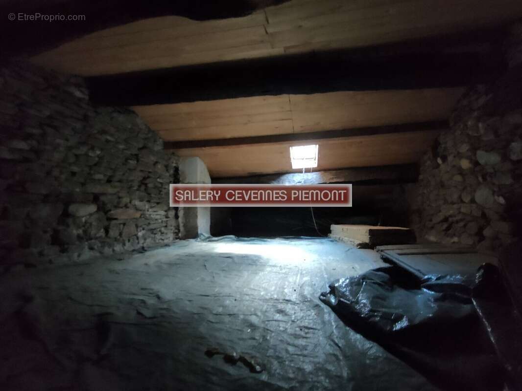 Maison de village à rénover - photo 8