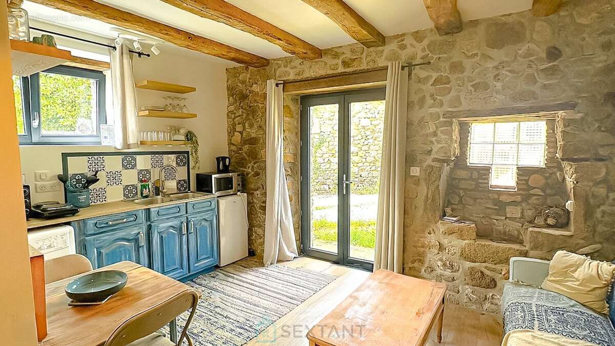 Maison à PIEGUT-PLUVIERS