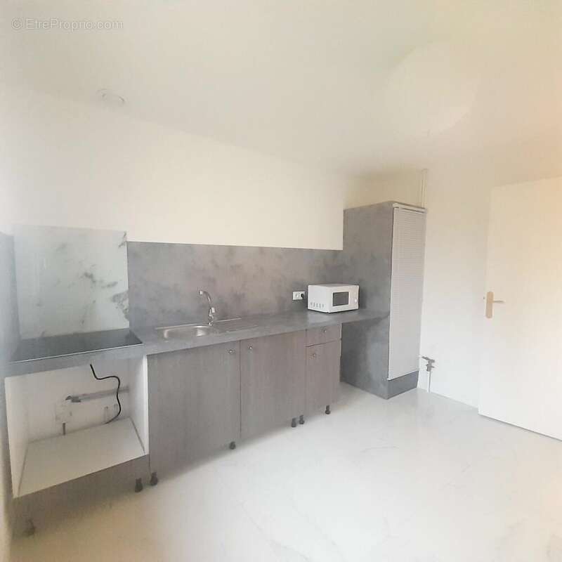 Maison à VILLENEUVE-SUR-YONNE