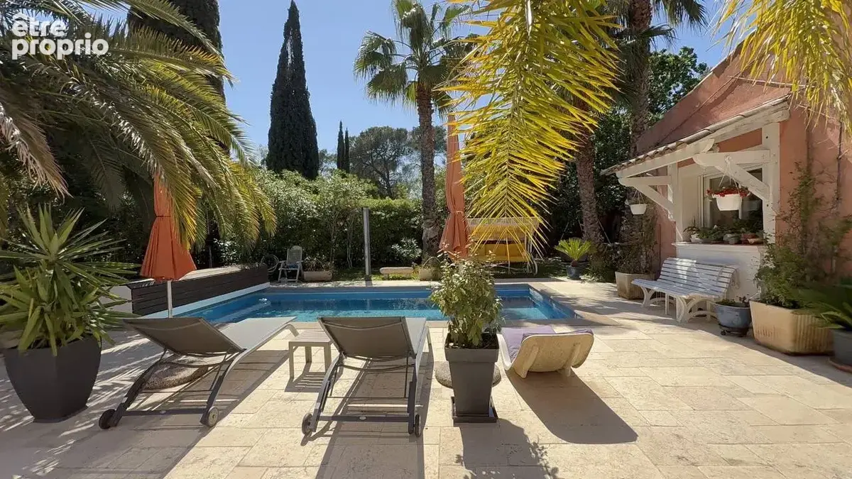 Villa 260m² avec piscine à Fréjus Valescure dans un domaine privé sur un terrain de 1750m² - photo 5