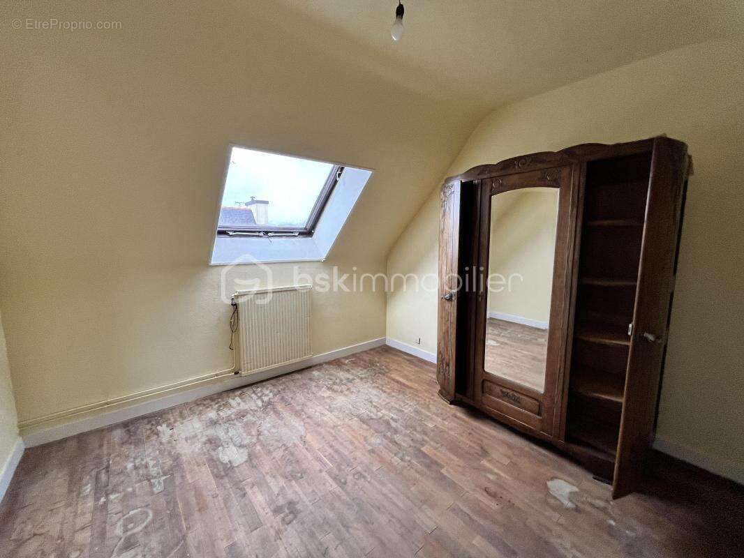 Maison Familiale - Idéal Premier Achat ou Projet de Rénovation ! - photo 13