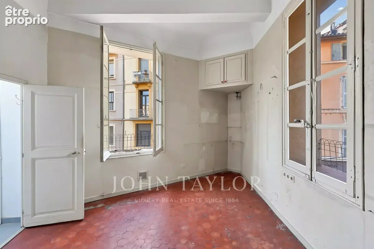Appartement terrasse 104 m² centre-ville à rénover- Aix en Provence- - photo 6