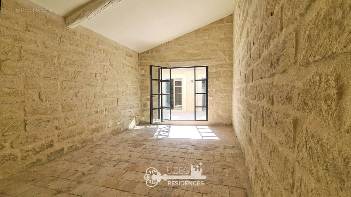 Appartement à UZES