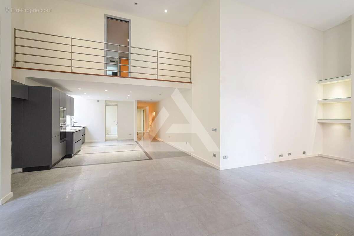 Appartement à ROQUEBRUNE-CAP-MARTIN