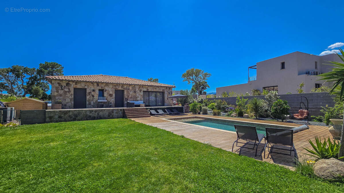 Villa de charme avec piscine effet pierre à 10 min des plages - photo 12