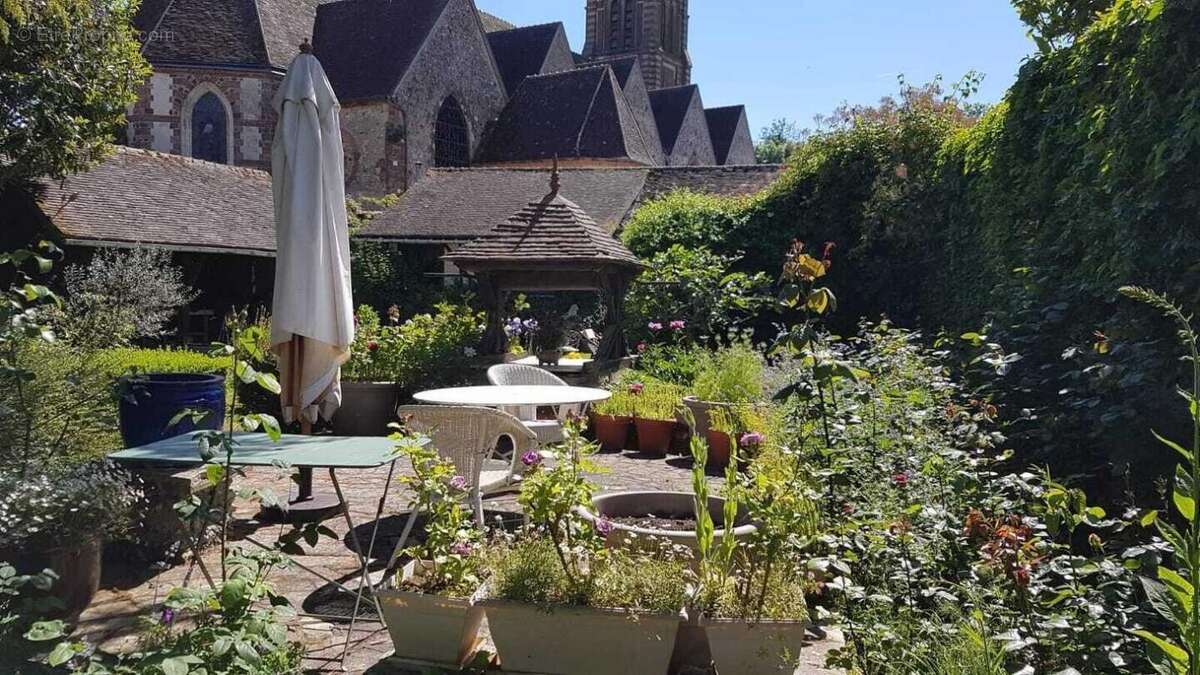 Maison à CHATEAUNEUF-EN-THYMERAIS