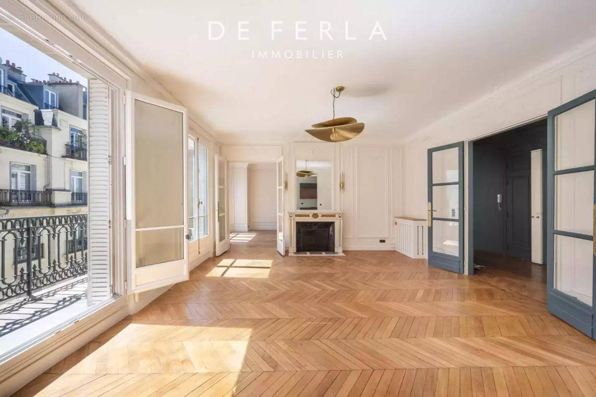 Appartement à PARIS-7E