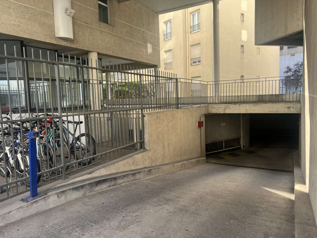 Parking à LYON-3E
