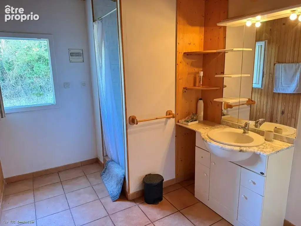 Maison Spacieuse Avec 5 Chambres et Dépendances - photo 21