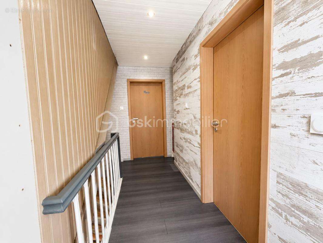Maison familiale avec un potentiel de revenu locatif - photo 12
