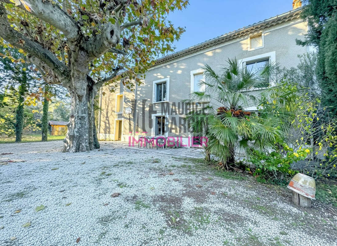 Maison à PERNES-LES-FONTAINES