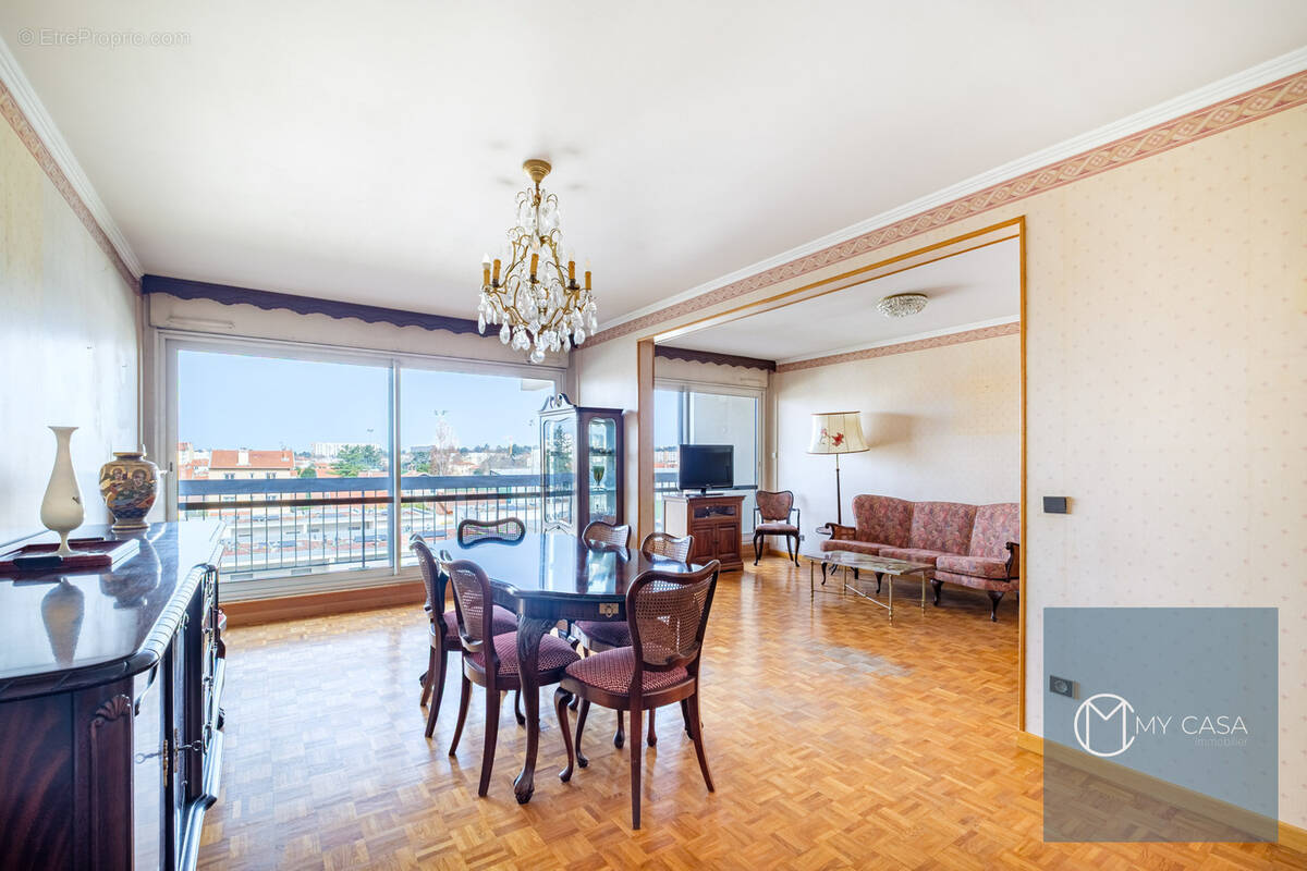 Appartement à LYON-8E