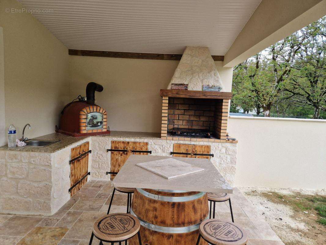 Maison à TERRASSON-LAVILLEDIEU
