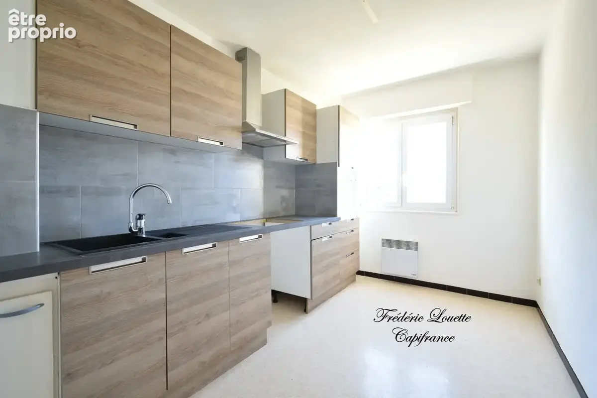 AY-CHAMPAGNE – Appartement T3 avec balcon, ascenseur et grenier, dans une résidence calme et sécurisée - photo 5