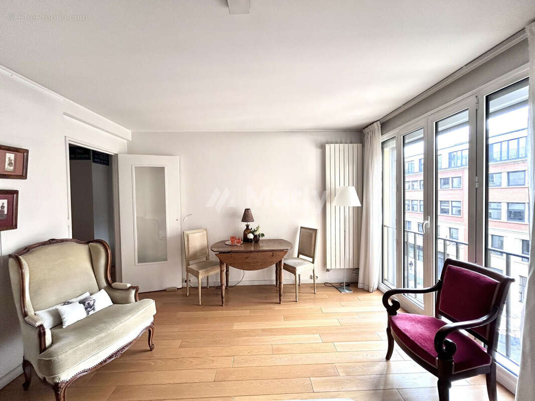 Appartement à PARIS-10E