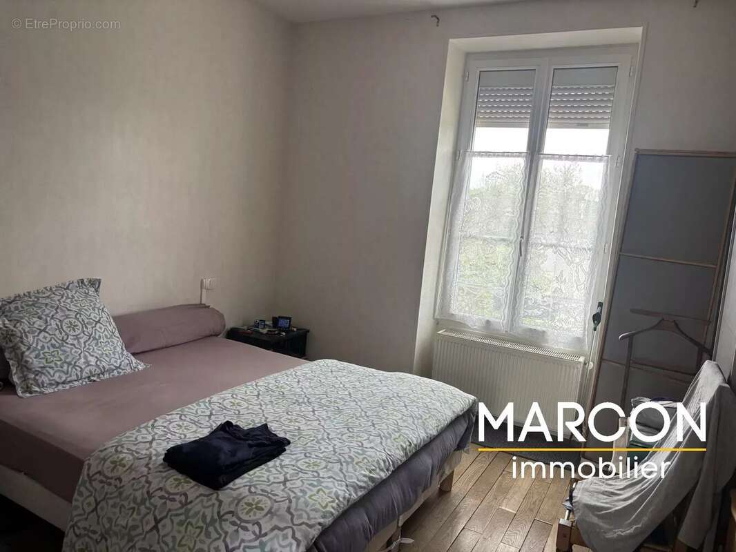 Maison à SAINT-GEORGES-LES-LANDES