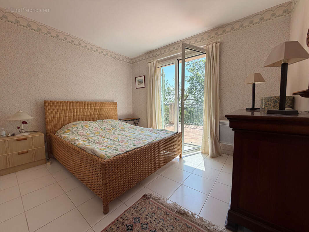 LA GAUDE VILLAGE - Maison individuelle 5 Pièces avec PISCINE - photo 8