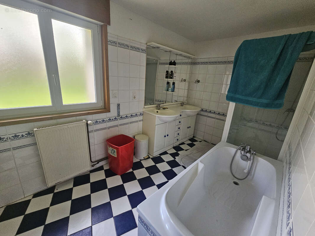 Maison à CORME-ECLUSE