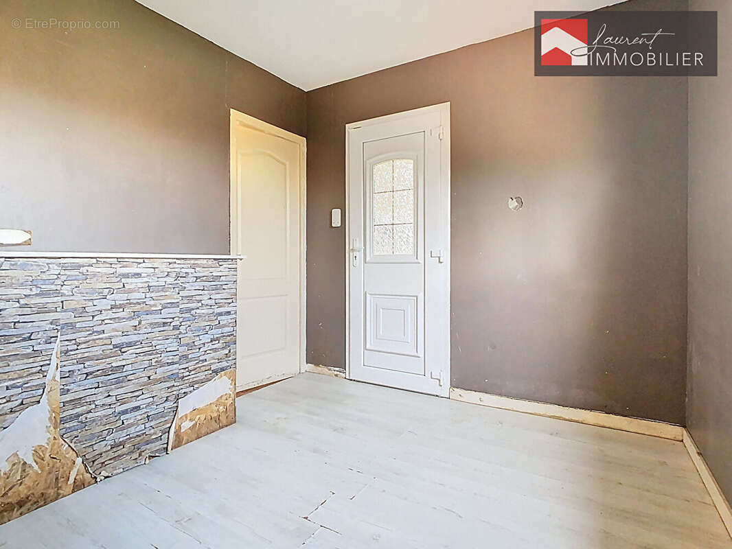 Maison à PONT-DE-VAUX