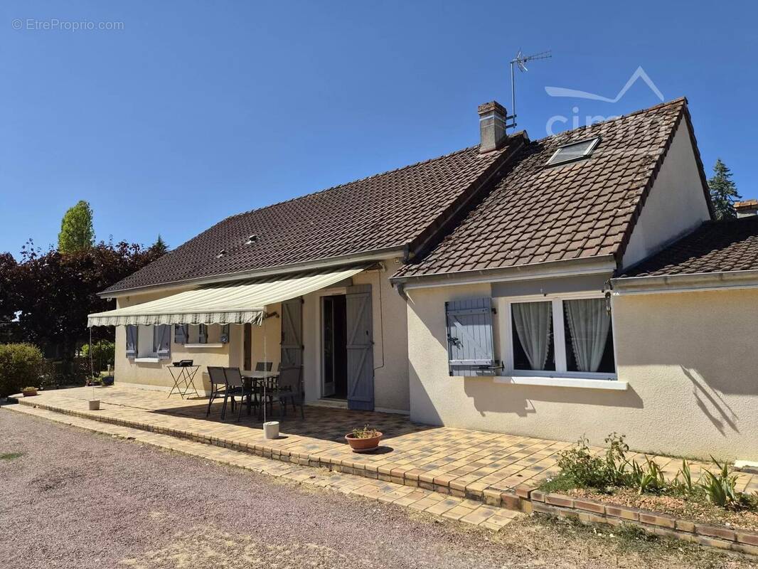 Maison à SAINT-ELOY-DE-GY