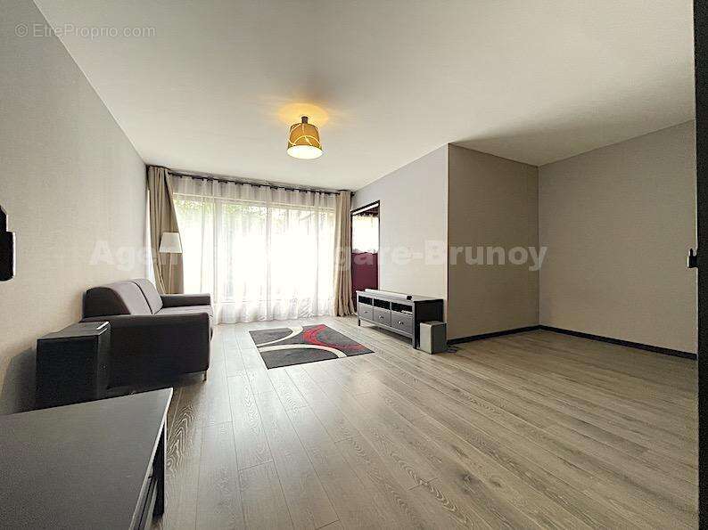 Pièce de vie 2 - Appartement à BRUNOY