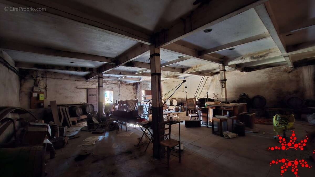 Commerce à CAPESTANG