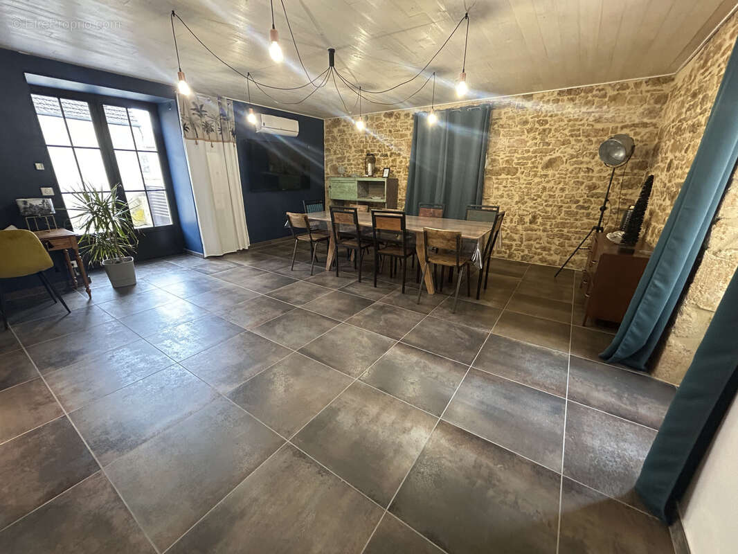 Maison à SAINT-MARTIAL-DE-NABIRAT