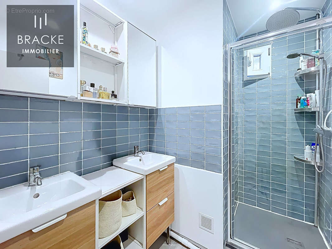 Appartement à COURBEVOIE