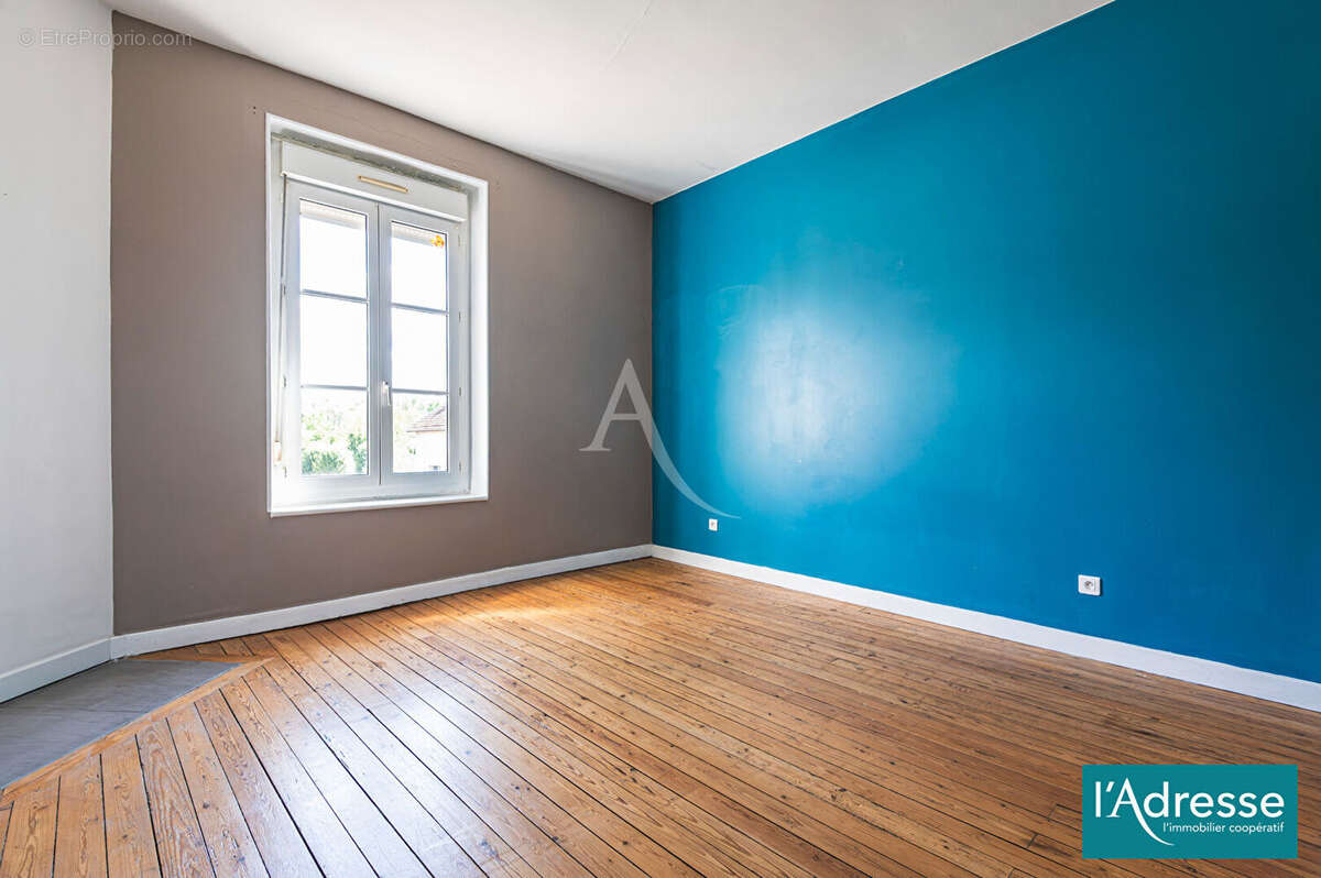 Appartement à NEUFCHATEL-SUR-AISNE