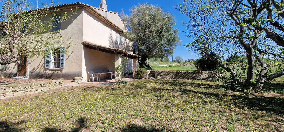 Maison à SAINT-CYR-SUR-MER