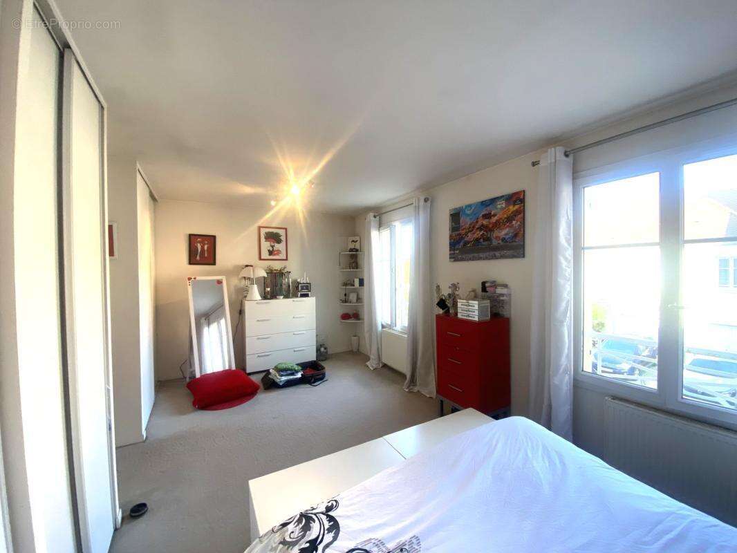 Maison 94 m² à Forges-Les-Bains  - photo 9