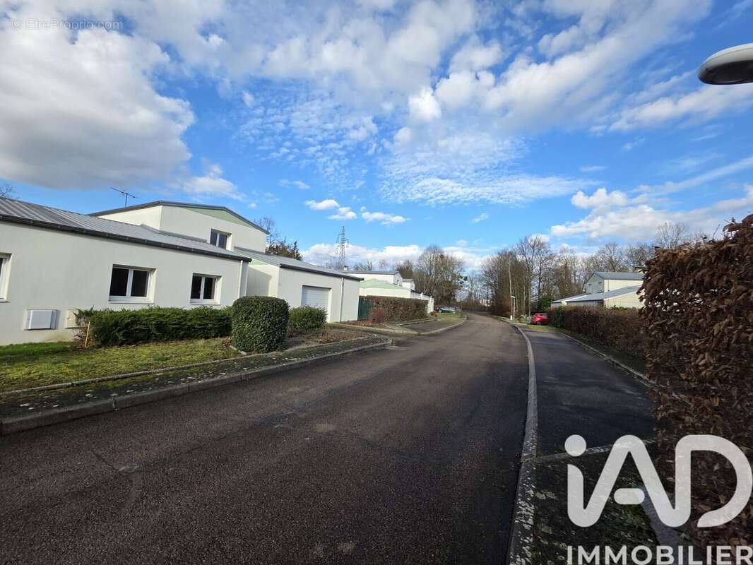 Photo 2 - Maison à BUCHERES