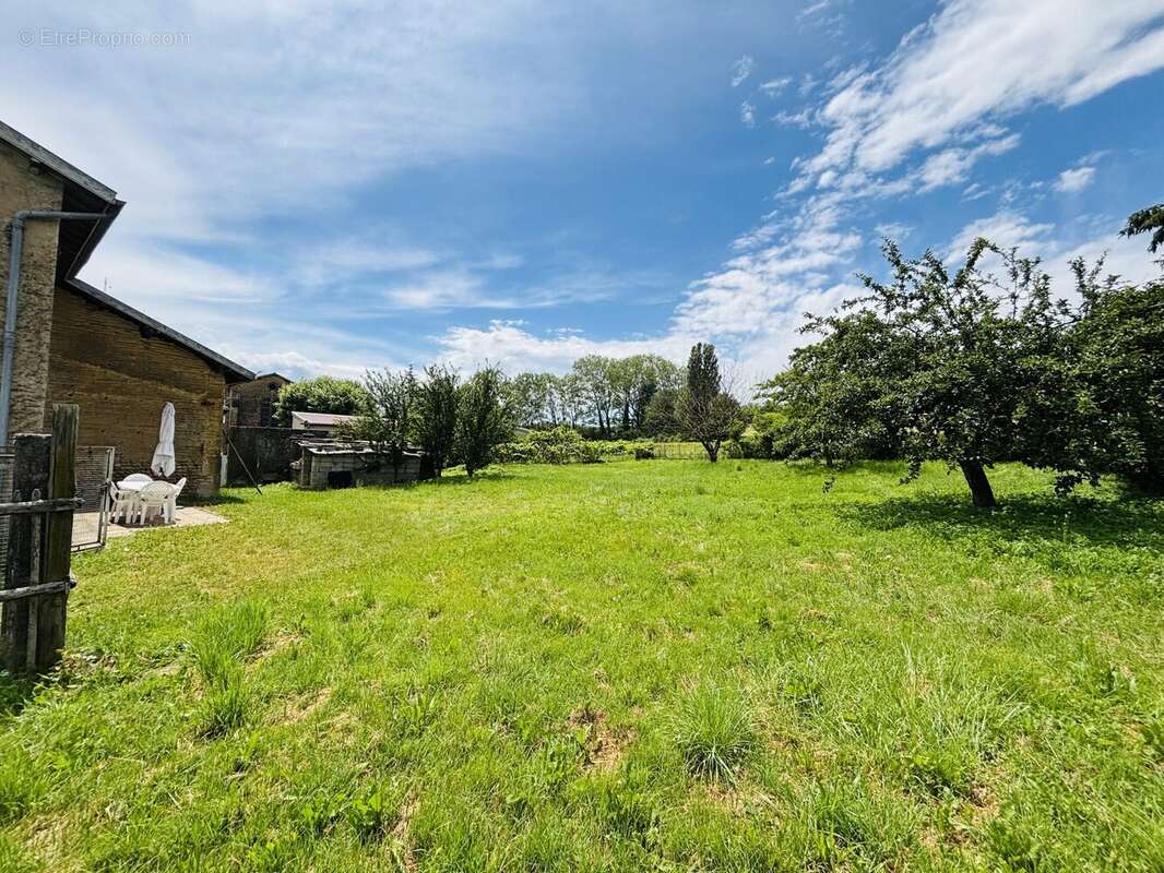 Maison 143 m² à Saint-Christophe-Et-Le-Laris  - photo 2