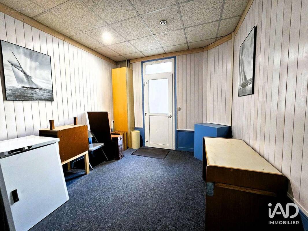 Photo 1 - Commerce à CACHAN